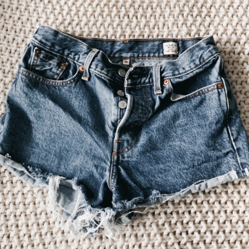 Levi’s cutoffs